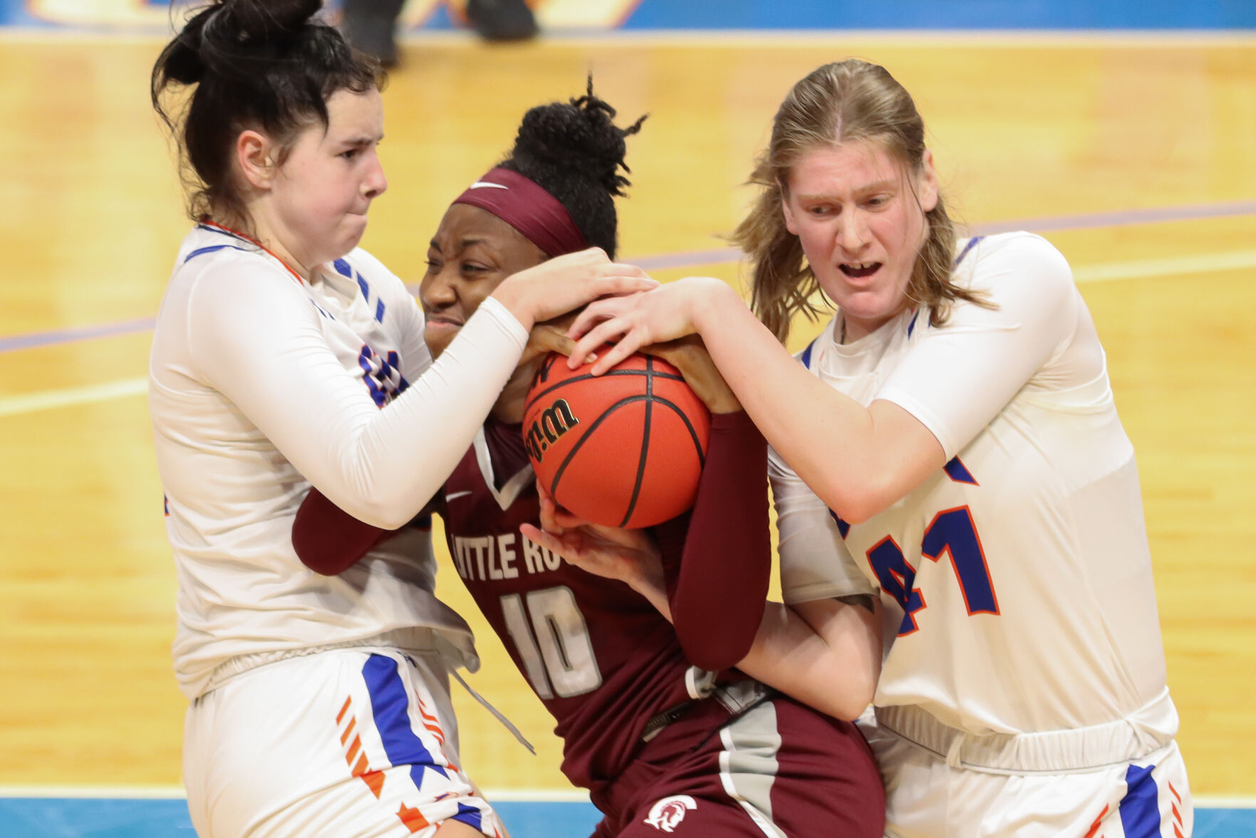 Photos: Lady Mavericks kick off new year with loss to University of Arkansas at Little Rock